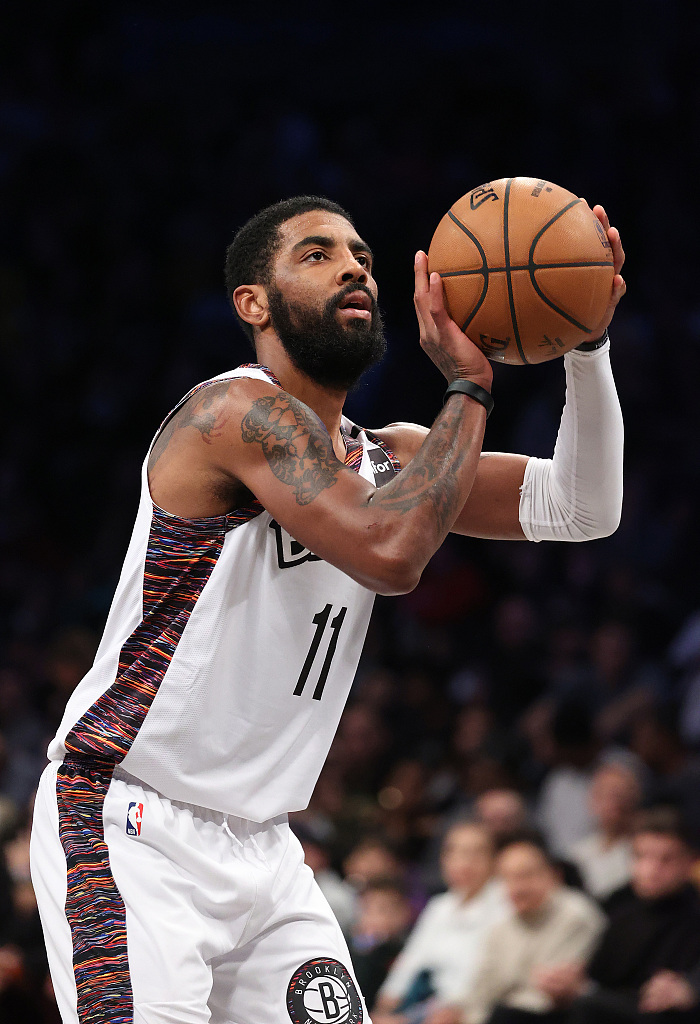 包含波特兰开拓者训练开放日;今晚调整名单引欢呼;NBA季后赛在即;更衣室氛围转暖的词条